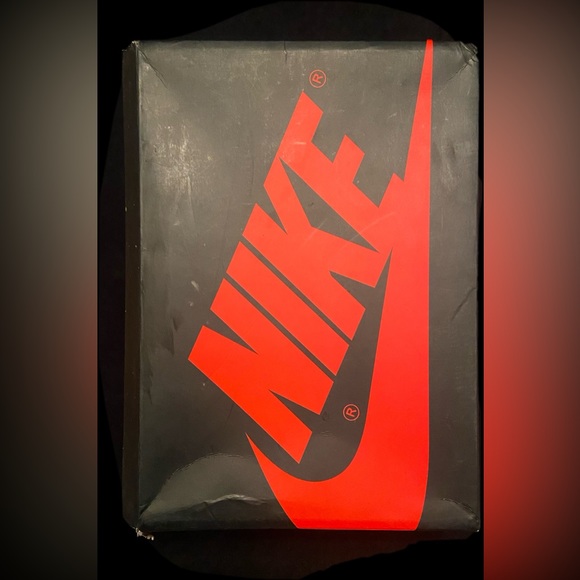 Jordan 1 “BrotherHood” Size 9.5 - Picture 5 of 6